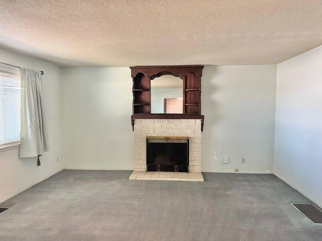 1470 N Chestnut Avenue, Fresno, CA 93703