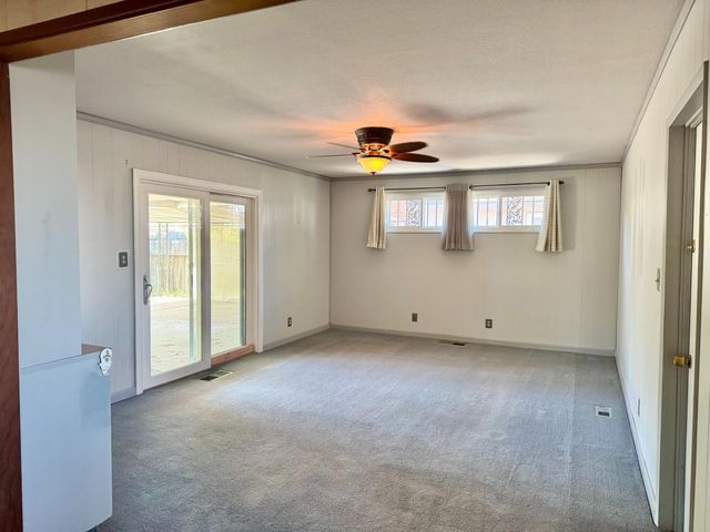 1470 N Chestnut Avenue, Fresno, CA 93703