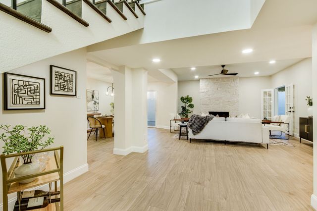 2 Crown Place, Richardson, TX 75080