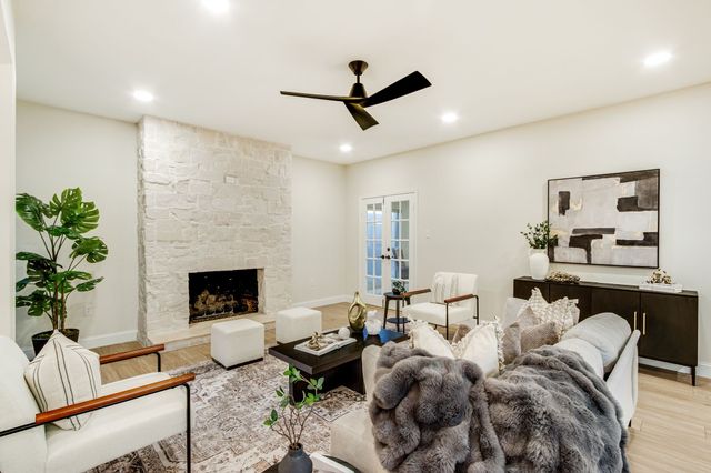 2 Crown Place, Richardson, TX 75080