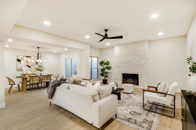 2 Crown Place, Richardson, TX 75080