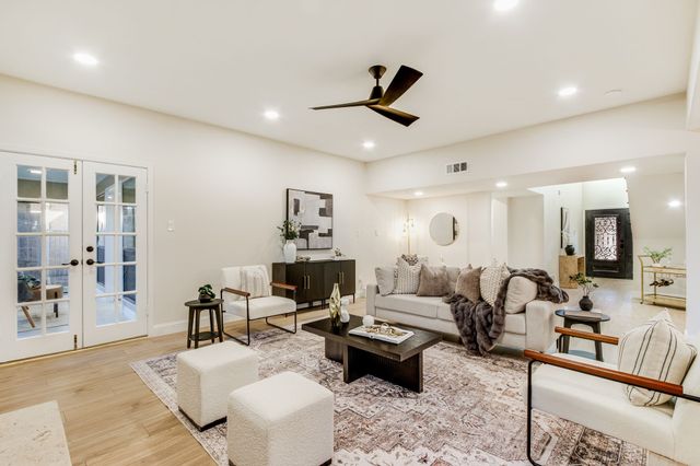 2 Crown Place, Richardson, TX 75080