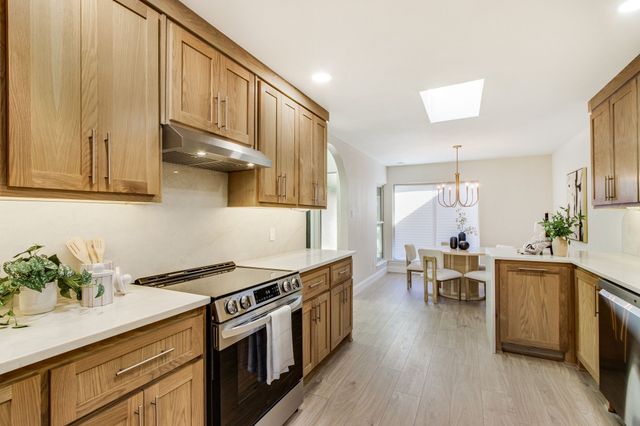 2 Crown Place, Richardson, TX 75080