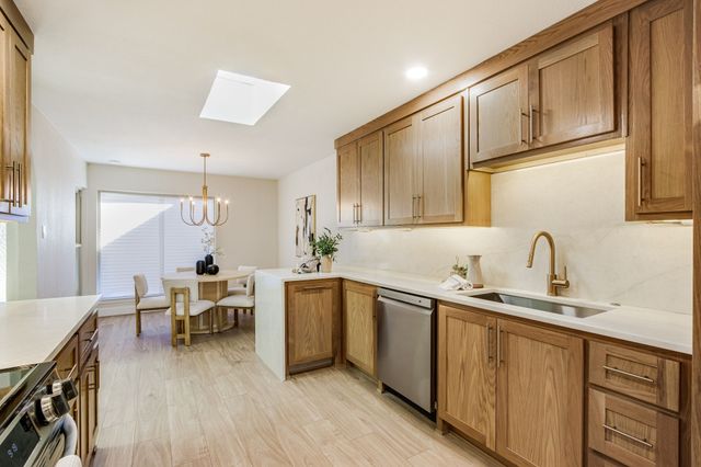 2 Crown Place, Richardson, TX 75080