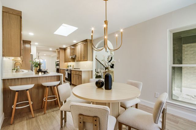 2 Crown Place, Richardson, TX 75080