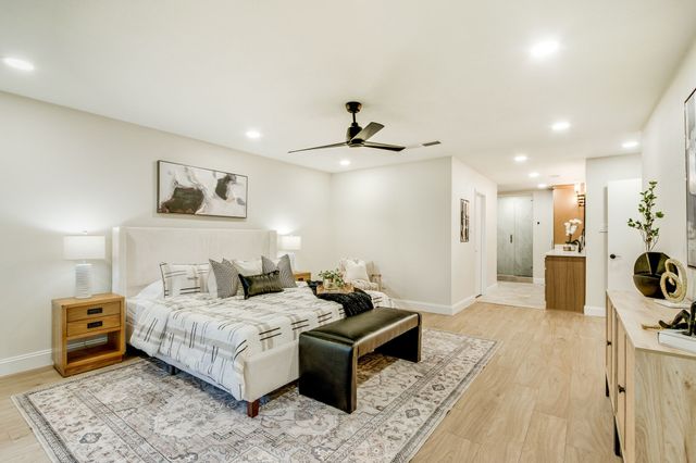 2 Crown Place, Richardson, TX 75080