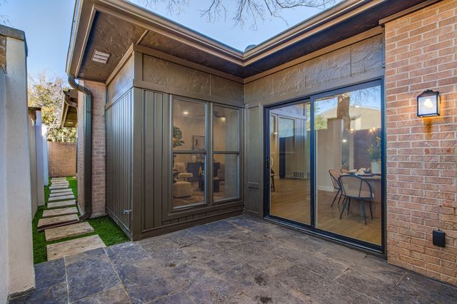 2 Crown Place, Richardson, TX 75080