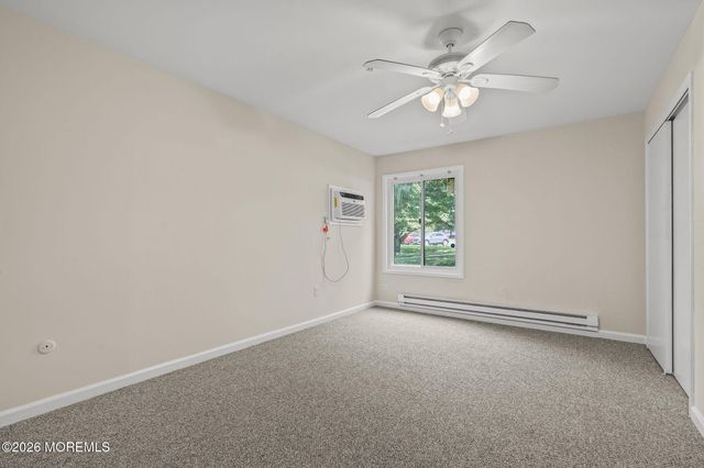 78 Overlook Way E, Manalapan, NJ 07726