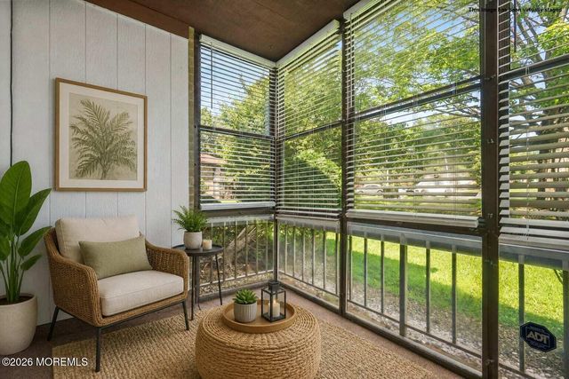 78 Overlook Way E, Manalapan, NJ 07726