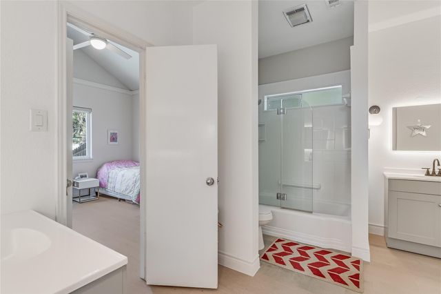 5606 Sedgefield DR, Austin, TX 78746