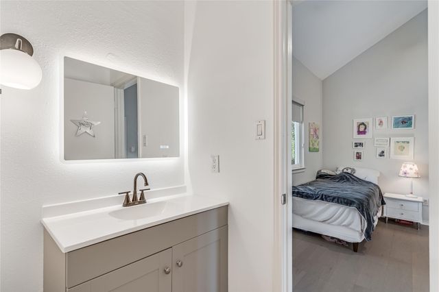 5606 Sedgefield DR, Austin, TX 78746