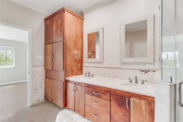 5606 Sedgefield DR, Austin, TX 78746