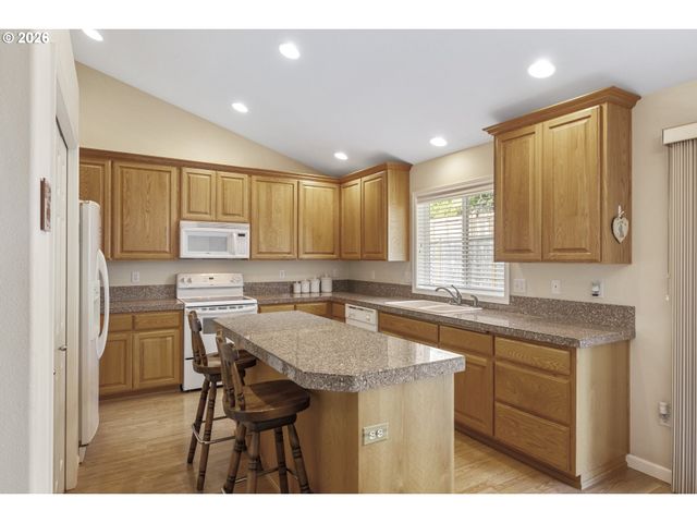 3100 KNOLL Dr, Newberg, OR 97132