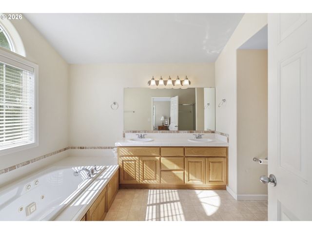 3100 KNOLL Dr, Newberg, OR 97132
