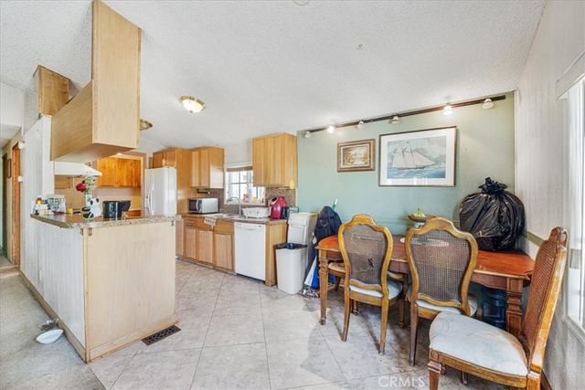 13378 Paramount Road, Phelan, CA 92371
