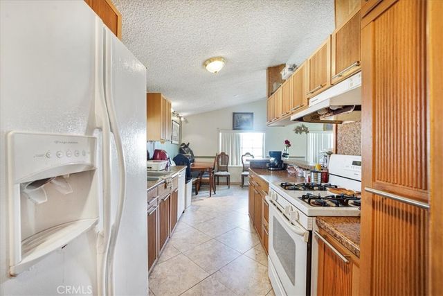 13378 Paramount Road, Phelan, CA 92371