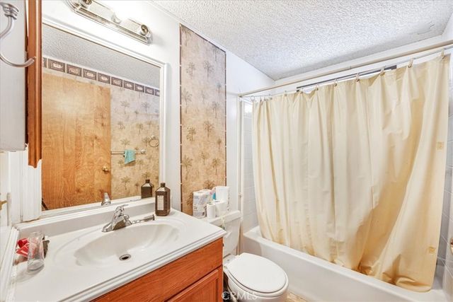 13378 Paramount Road, Phelan, CA 92371