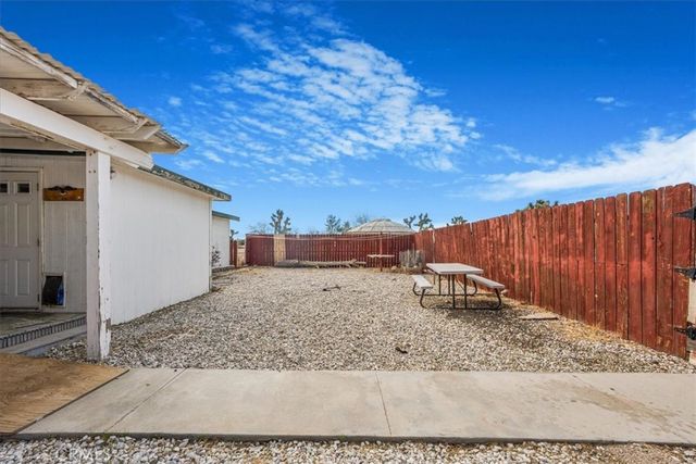 13378 Paramount Road, Phelan, CA 92371