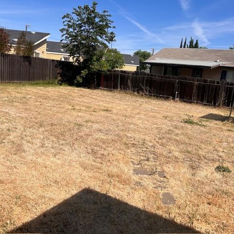 1439 Melrose Ave, Modesto, CA 95350