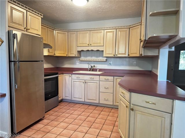 350 East Desert Inn Road C103, Las Vegas, NV 89109