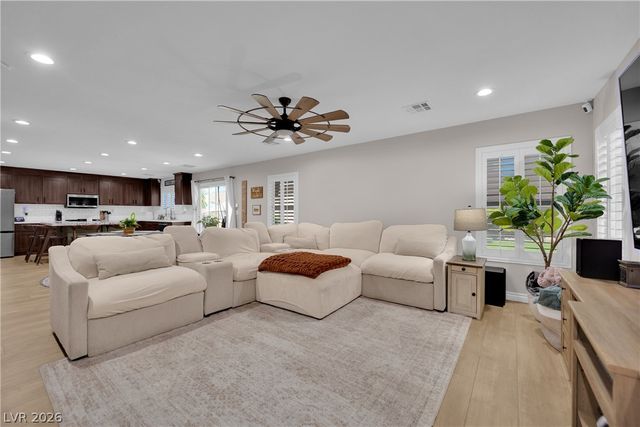 4913 Apache Valley Avenue, Las Vegas, NV 89131