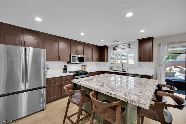 4913 Apache Valley Avenue, Las Vegas, NV 89131