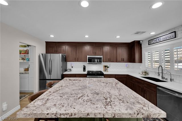 4913 Apache Valley Avenue, Las Vegas, NV 89131