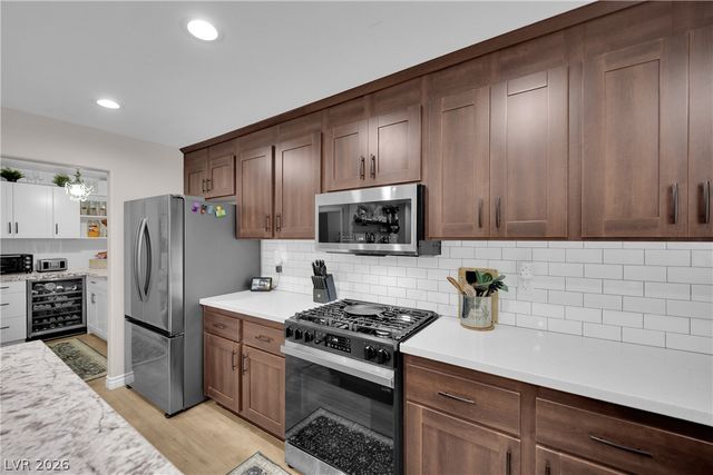 4913 Apache Valley Avenue, Las Vegas, NV 89131