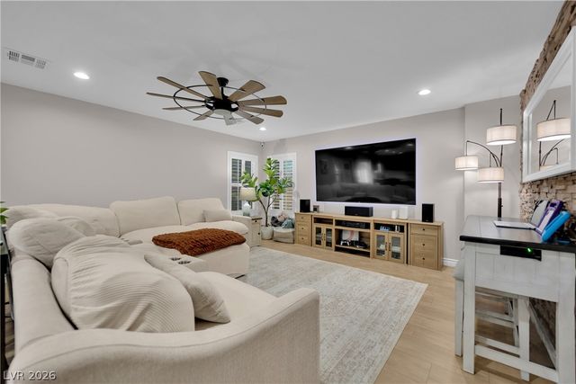 4913 Apache Valley Avenue, Las Vegas, NV 89131