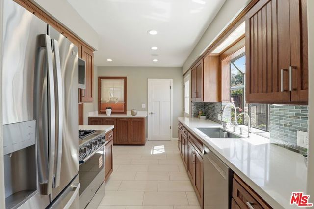 11135 Fairbanks Way, Culver City, CA 90230