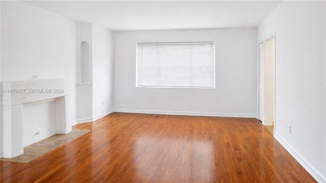 2135 Bay Dr 3, Miami Beach, FL 33141