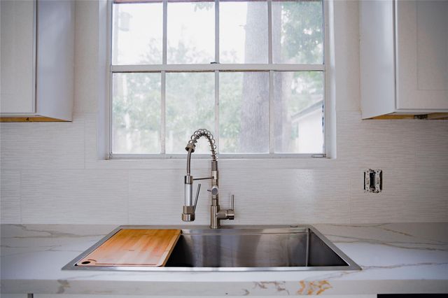 1719 Wagon Gap Trail, Houston, TX 77090