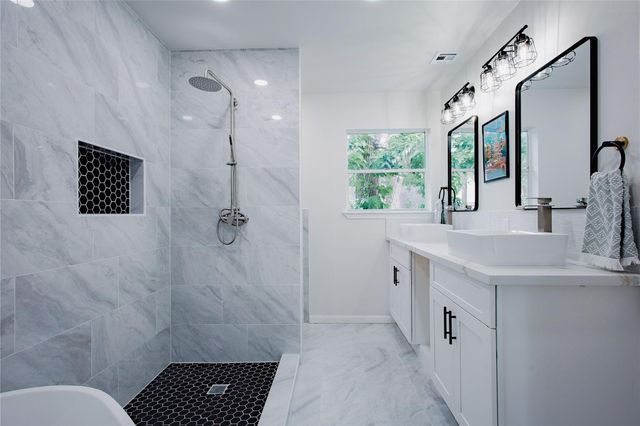 1719 Wagon Gap Trail, Houston, TX 77090