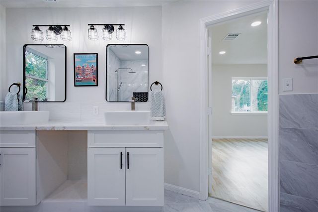 1719 Wagon Gap Trail, Houston, TX 77090