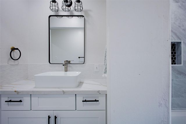 1719 Wagon Gap Trail, Houston, TX 77090