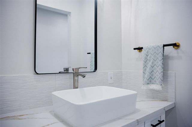 1719 Wagon Gap Trail, Houston, TX 77090