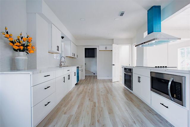 1719 Wagon Gap Trail, Houston, TX 77090