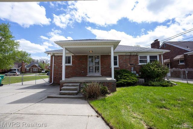 16133 Bell Avenue, Eastpointe, MI 48021