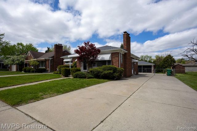 16133 Bell Avenue, Eastpointe, MI 48021
