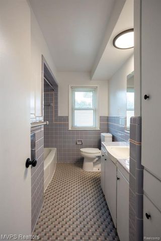 16133 Bell Avenue, Eastpointe, MI 48021