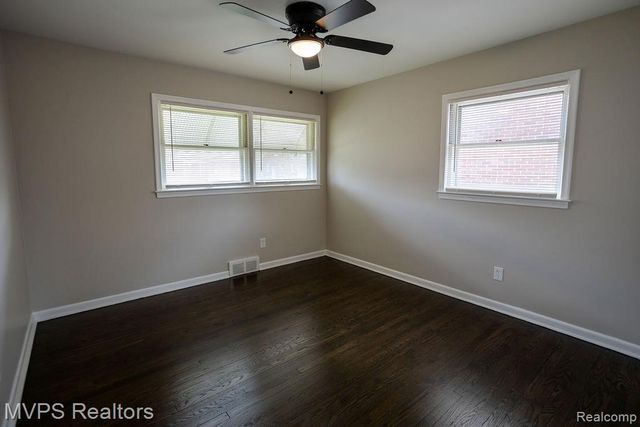 16133 Bell Avenue, Eastpointe, MI 48021