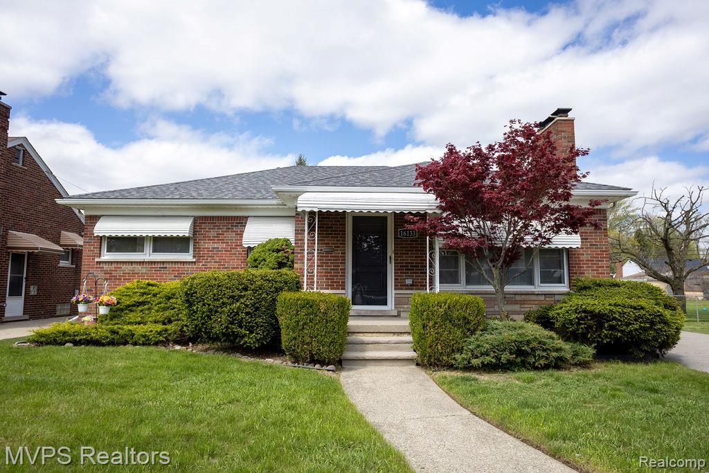 16133 Bell Avenue, Eastpointe, MI 48021