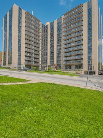 4545 Wornall Road 208, Kansas City, MO 64111