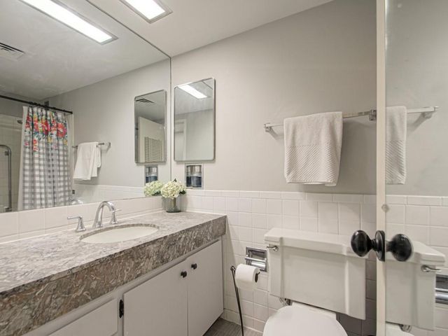 4545 Wornall Road 208, Kansas City, MO 64111