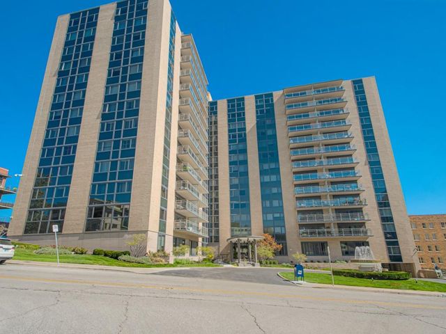 4545 Wornall Road 208, Kansas City, MO 64111