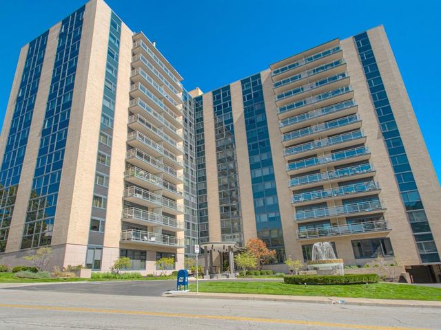4545 Wornall Road 208, Kansas City, MO 64111