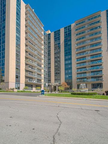 4545 Wornall Road 208, Kansas City, MO 64111