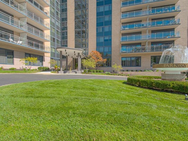 4545 Wornall Road 208, Kansas City, MO 64111