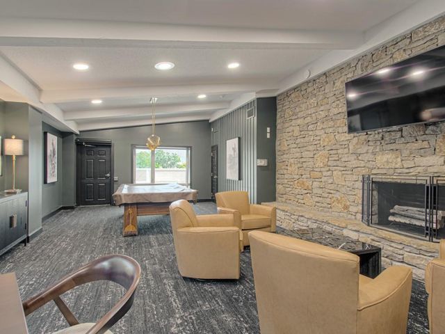 4545 Wornall Road 208, Kansas City, MO 64111