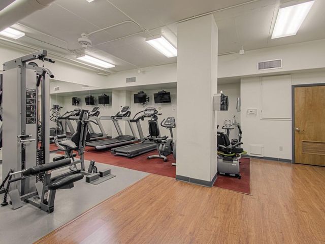 4545 Wornall Road 208, Kansas City, MO 64111